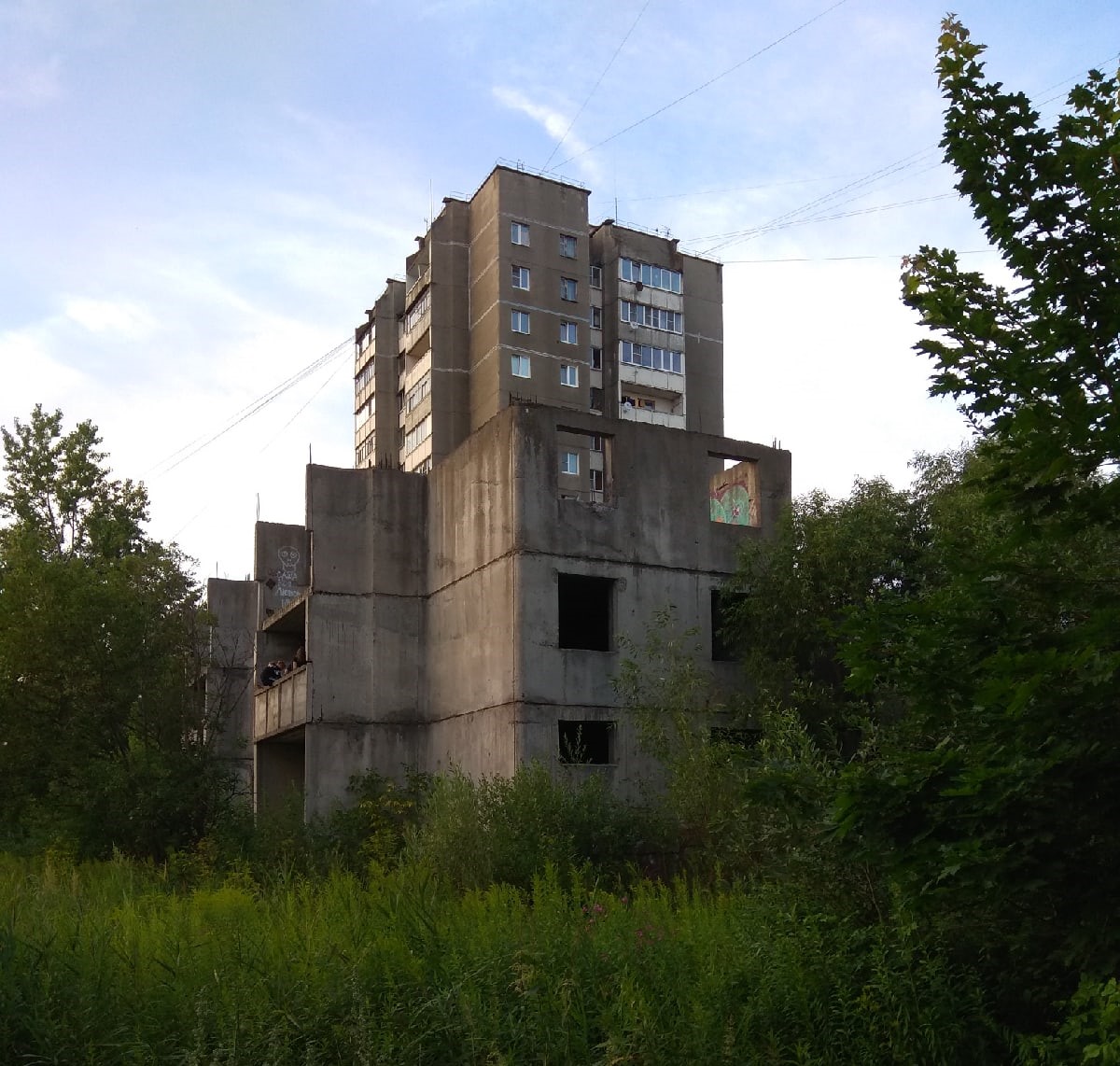 Недостроенный дом на Грабцевском шоссе в Калуге