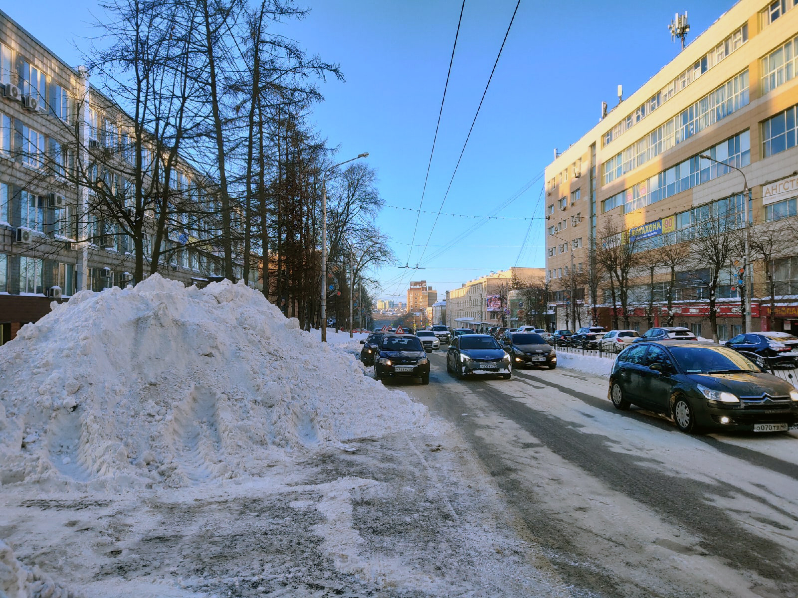 Пробки калуга снег 15 февраля 2021 года