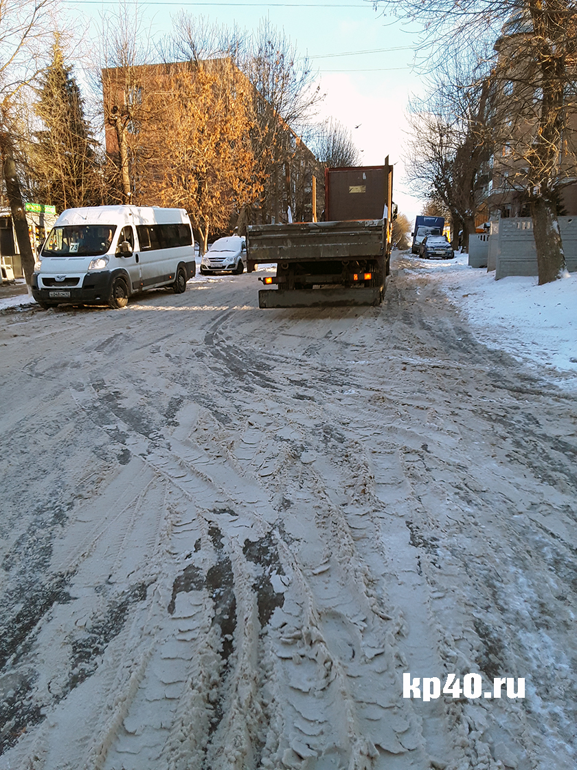 В центре Калуги три часа буксует фура - Авто и транспорт - Новости -  Калужский перекресток Калуга