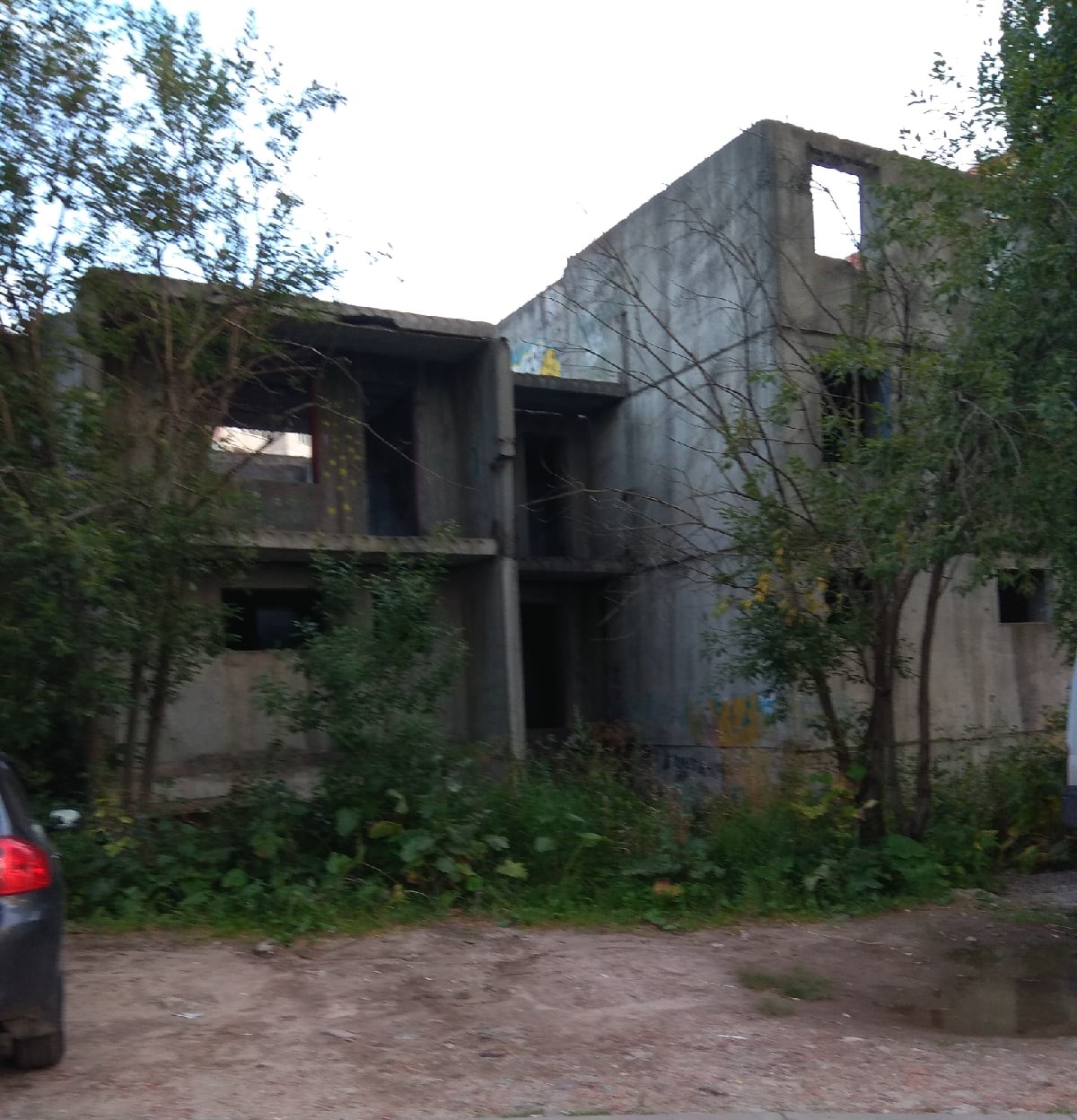 Недостроенный дом на Грабцевском шоссе в Калуге
