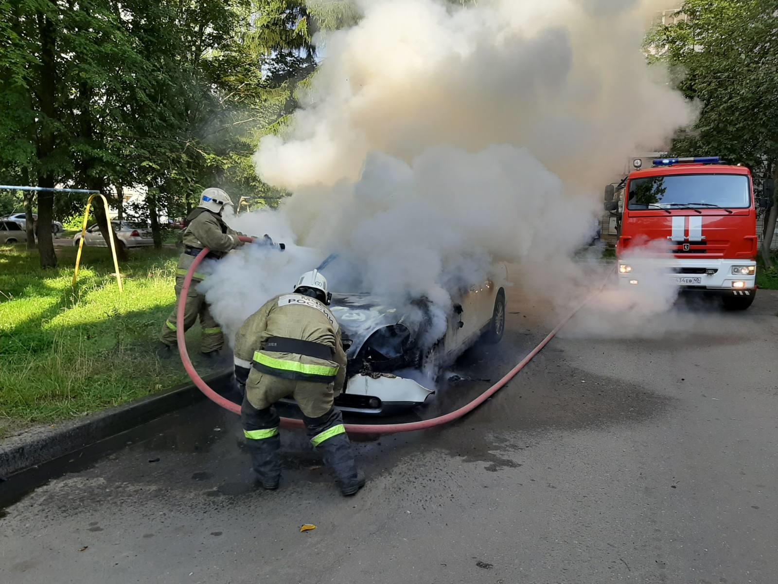 Пожар в Обнинске. Сгорела машина.
