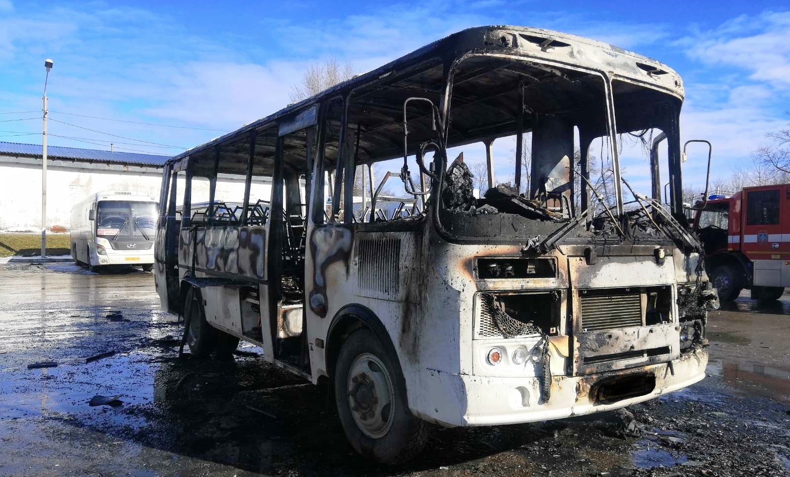 Автобус ПАЗ сгорел в Калуге