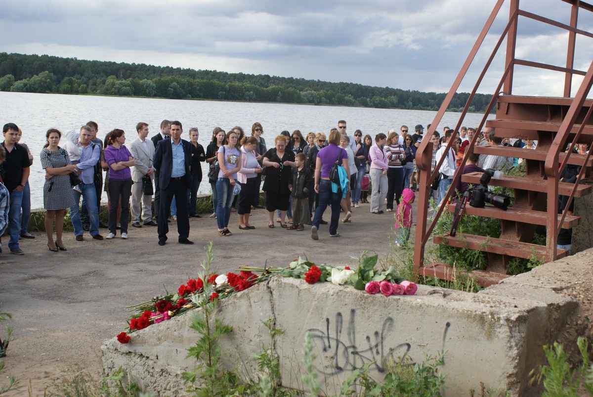 2012 год в Калуге: захват банка, ночной разгром «белорусского рынка», конец  света и счастливые калужане - Статьи, аналитика, репортажи - Новости -  Калужский перекресток Калуга