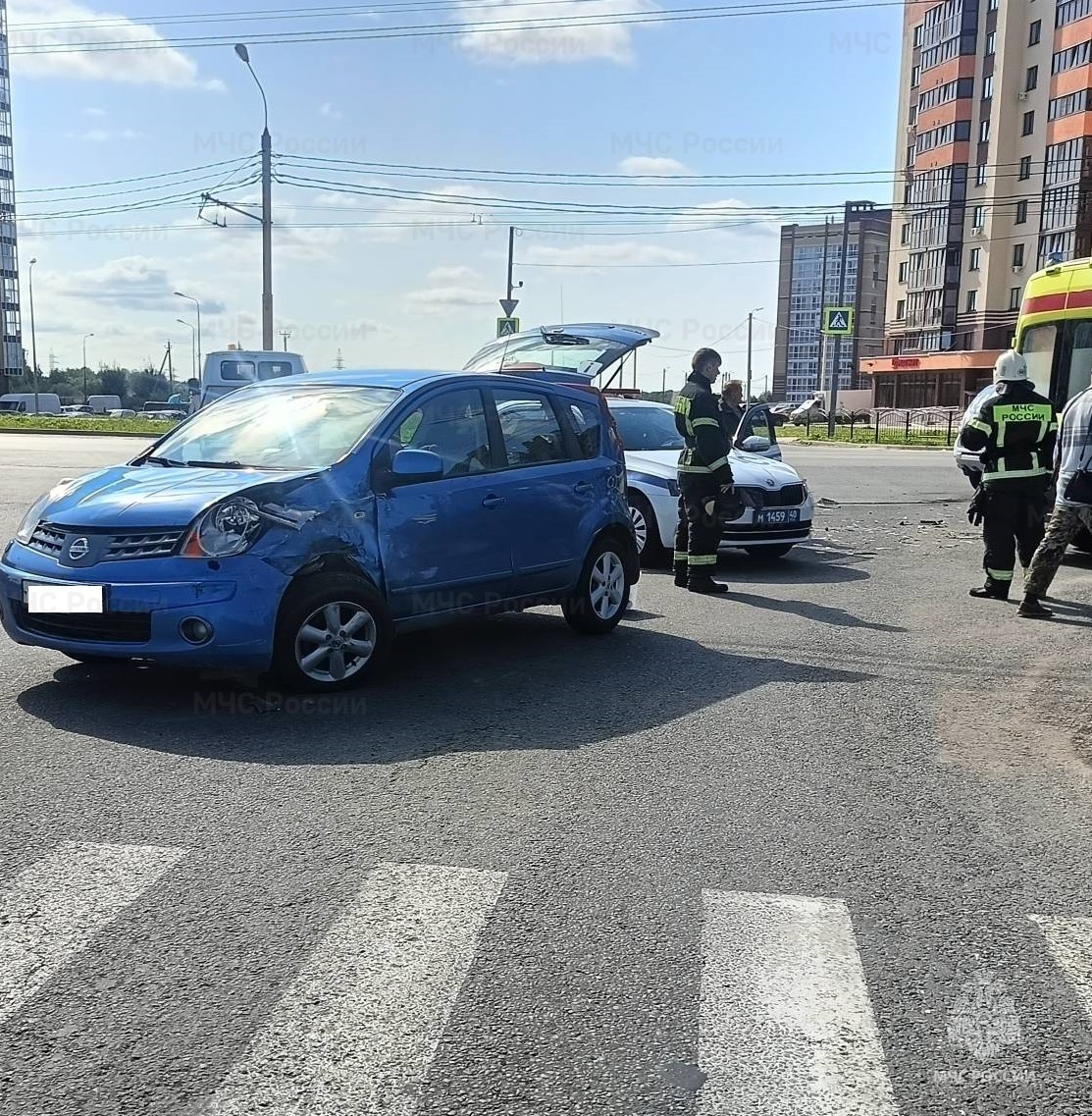 В Калуге три человека пострадали в столкновении «Ниссана» и «Рено» на  Правом берегу - Происшествия - Новости - Калужский перекресток Калуга