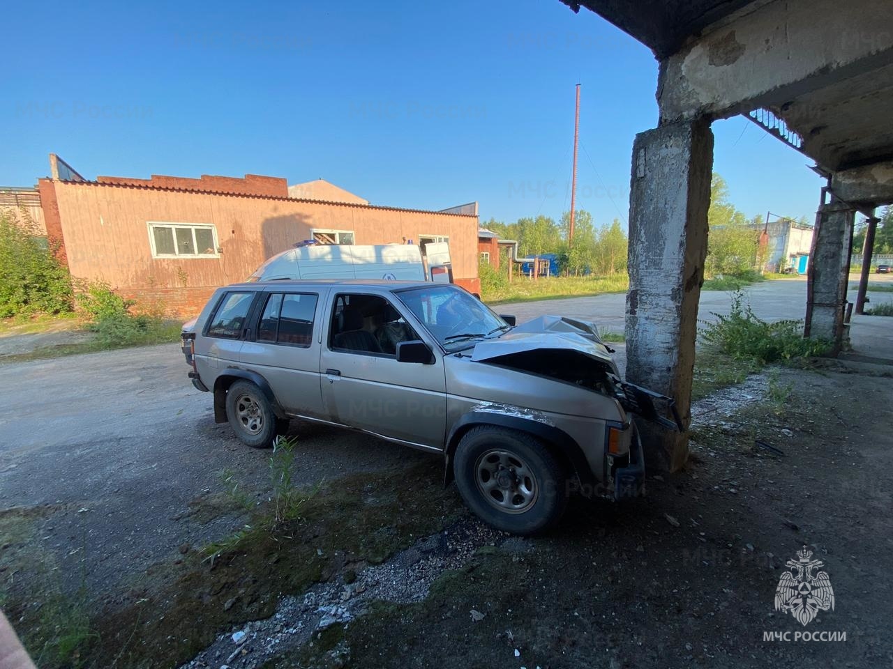 В Калужской области пьяный водитель «Ниссана» врезался в бетонную опору -  Происшествия - Новости - Калужский перекресток Калуга