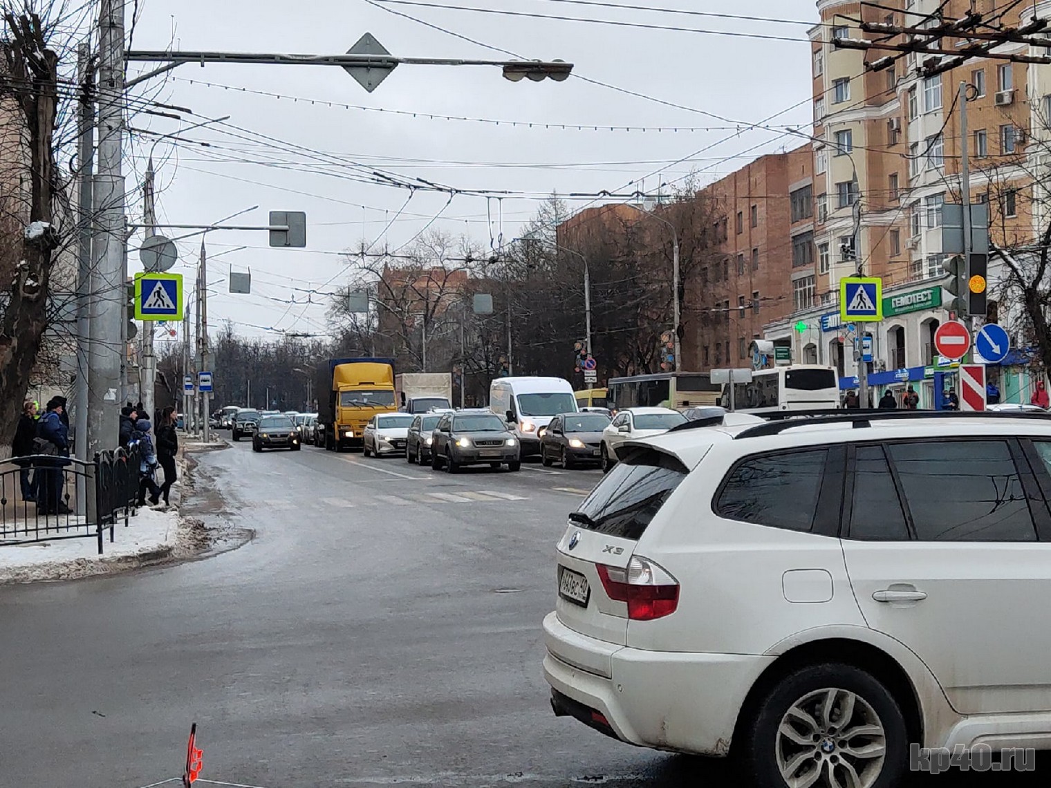 В Калуге движение на улицах Гагарина и Королева затруднено из-за ДТП -  Происшествия - Новости - Калужский перекресток Калуга