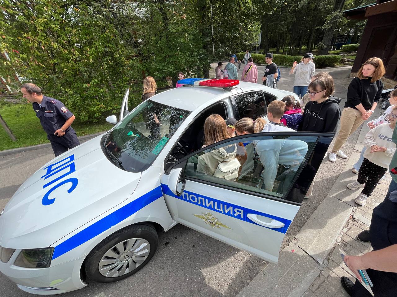 В Тарусском районе сотрудники ГИБДД провели акцию для детей - Общество -  Новости - Калужский перекресток Калуга