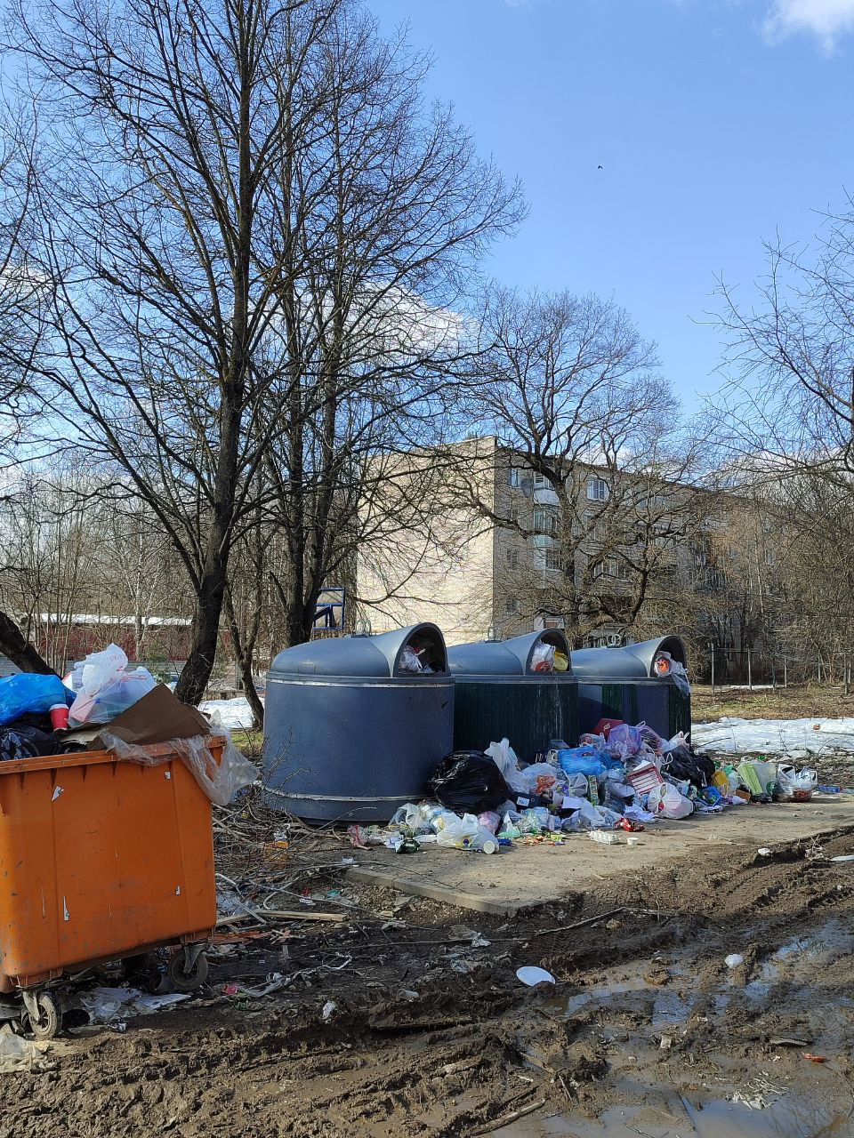 Грязь, мусор и болото»: калужане пожаловались на уборку территории около  906 базы - Общество - Новости - Калужский перекресток Калуга