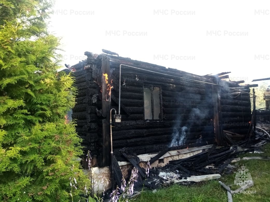 Жилой дом сгорел в Калужской области | 21.07.2023 | Новости Калуги -  БезФормата