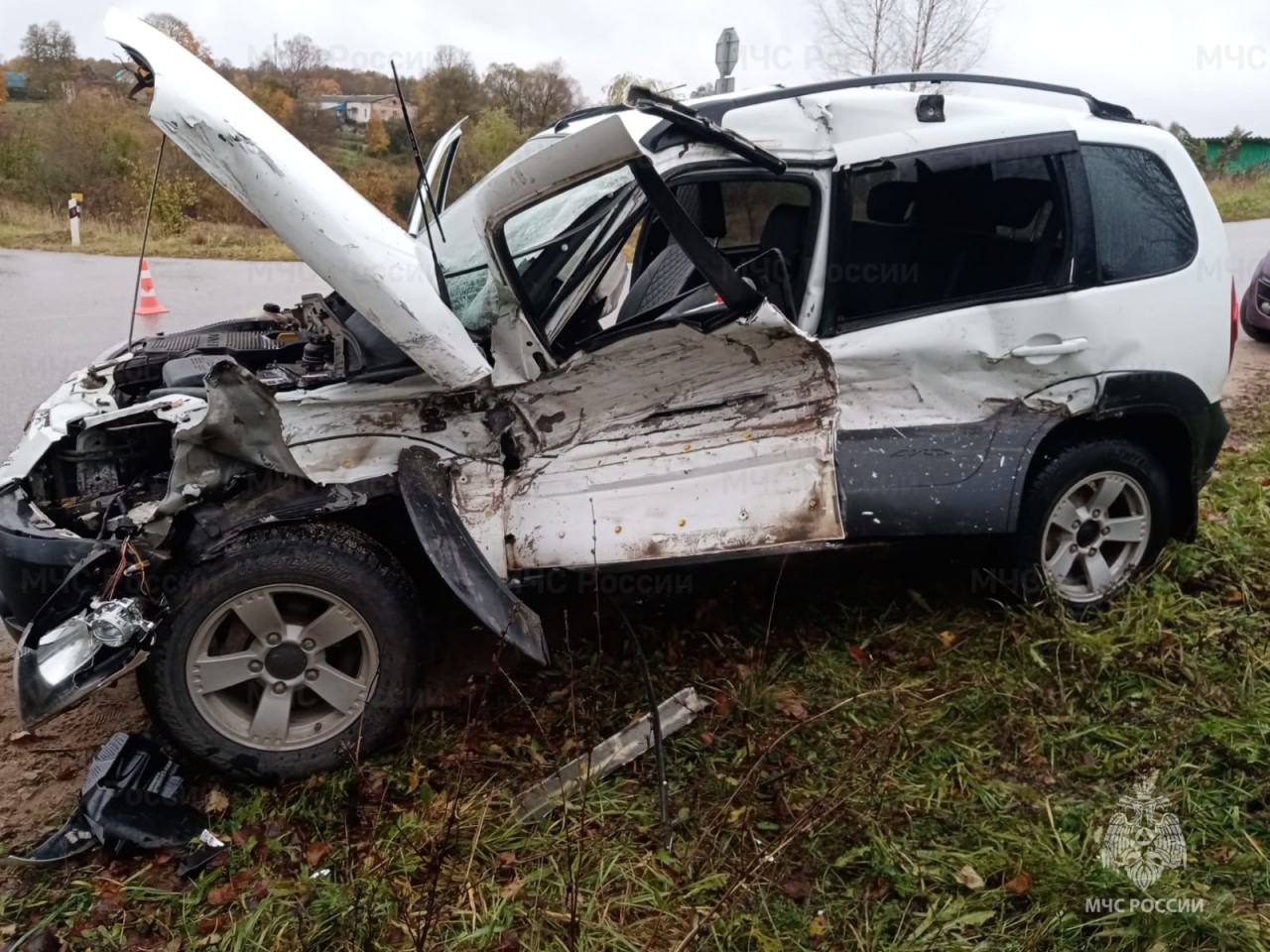 В Калужской области «Шевроле Нива» попала под грузовик | 16.10.2023 |  Новости Калуги - БезФормата