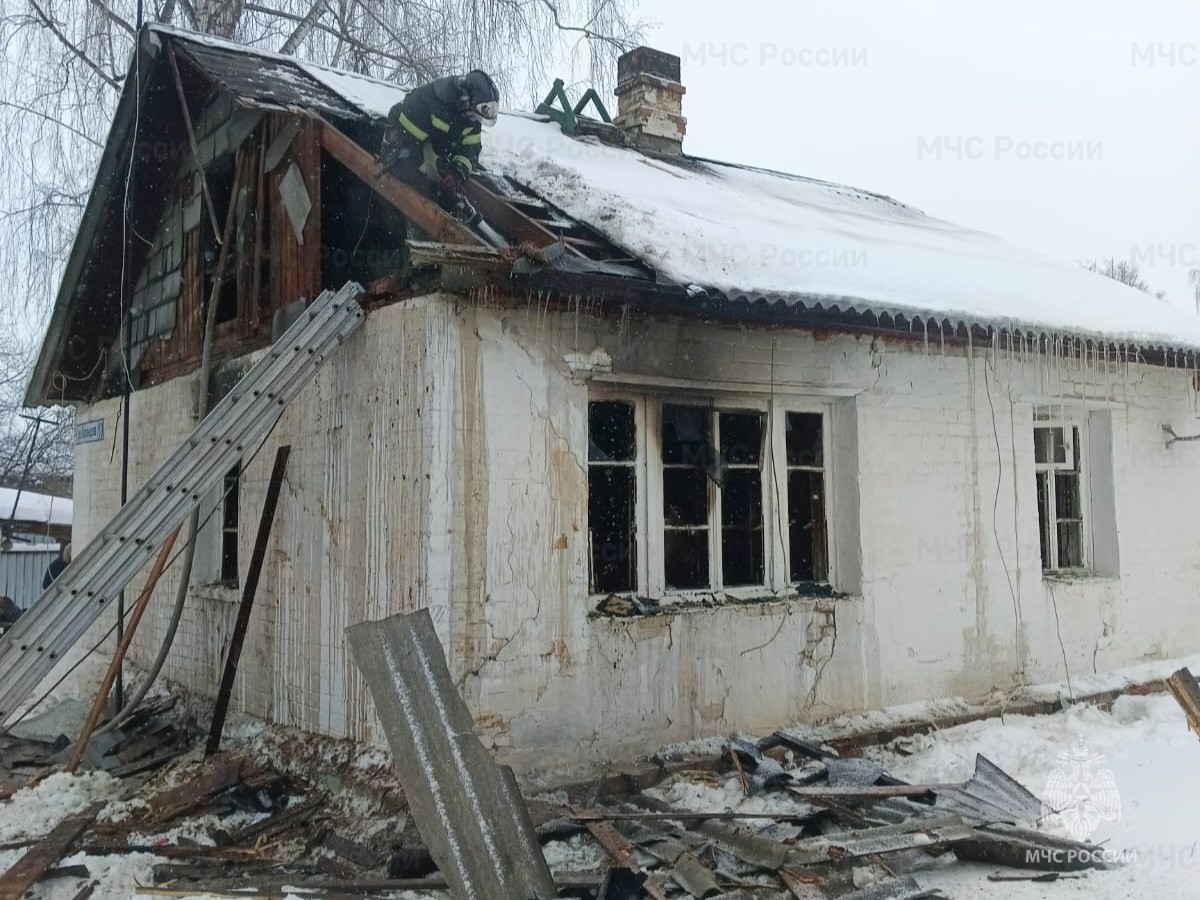 Дом сгорел в Воротынске | 14.02.2024 | Новости Калуги - БезФормата