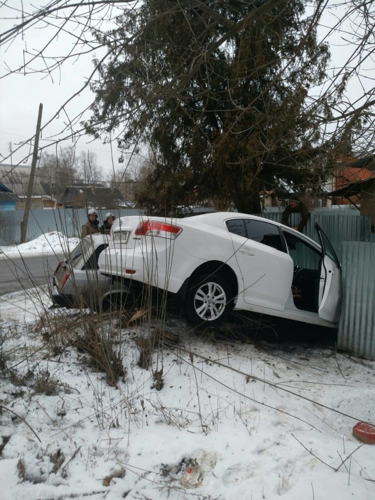 Погода в малоярославце на две недели. Машина въехала в забор зимой. Авария в Малоярославце вчера.