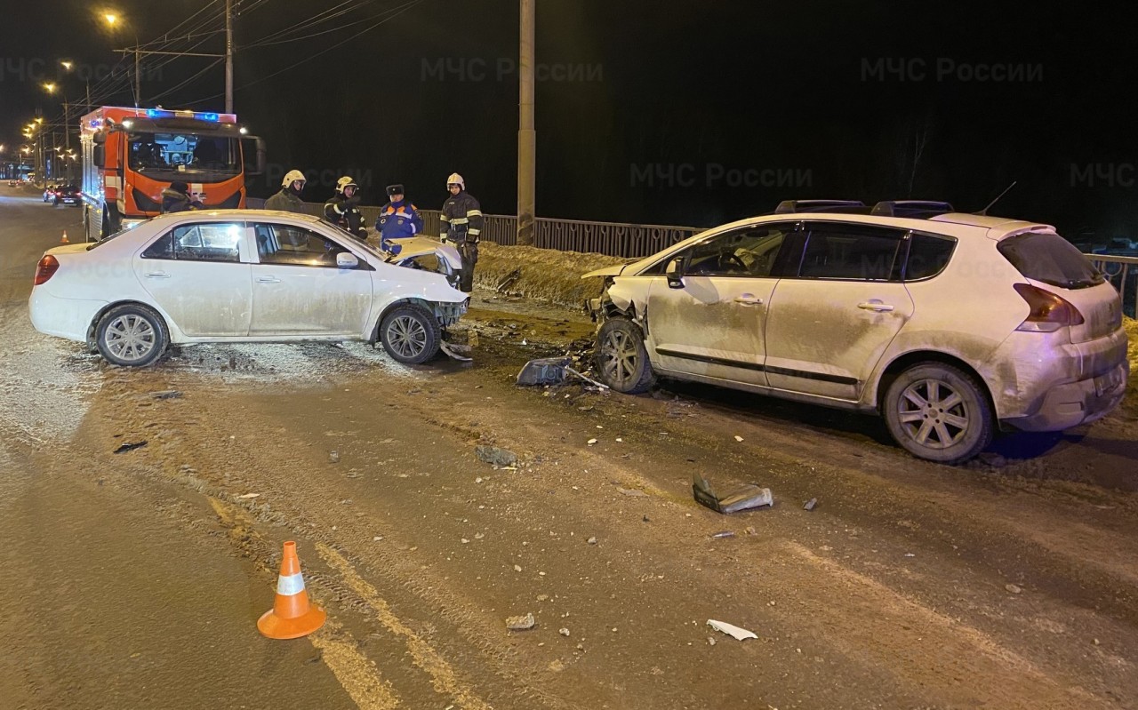 В Калуге женщина и ребенок пострадали в ДТП на улице Московской -  Происшествия - Новости - Калужский перекресток Калуга