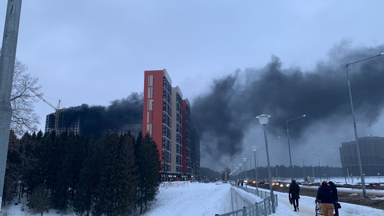 В Обнинске загорелся строящийся многоэтажный дом | 16.02.2022 | Новости  Калуги - БезФормата