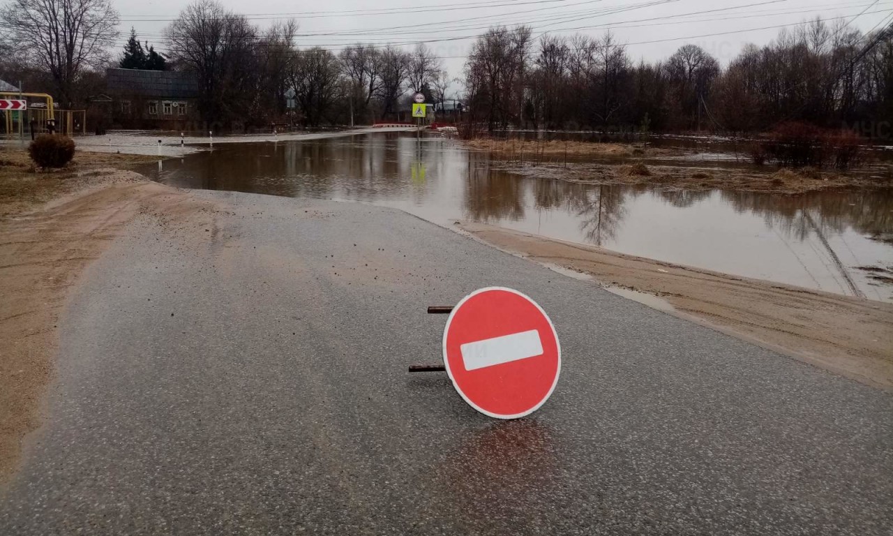 В Полотняном Заводе подтопило 24 участка | 12.04.2022 | Новости Калуги -  БезФормата