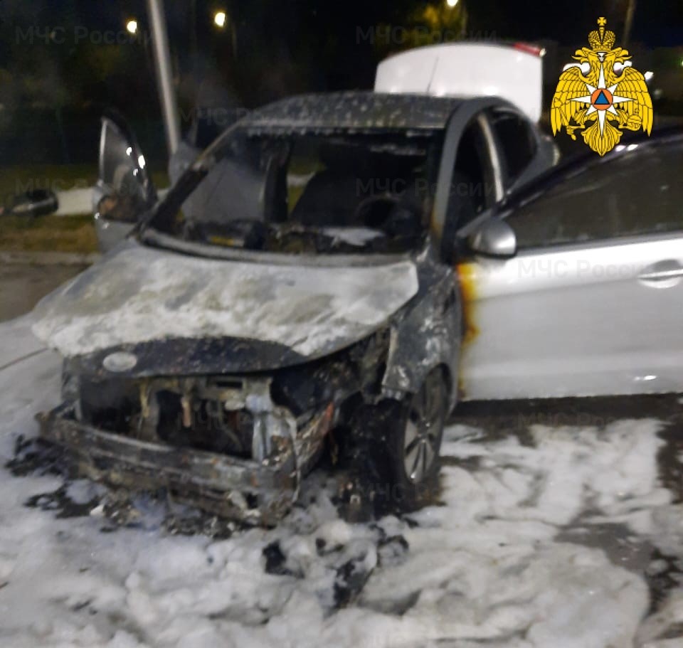 В Калуге на улице Зерновой ночью сгорел автомобиль - Происшествия - Новости  - Калужский перекресток Калуга