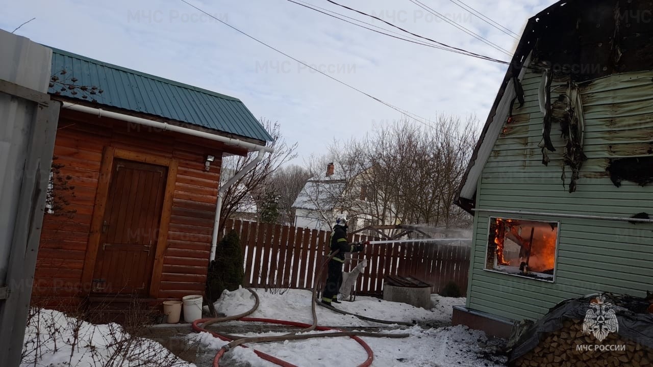 Дачный дом сгорел в Калужской области | 08.02.2023 | Новости Калуги -  БезФормата