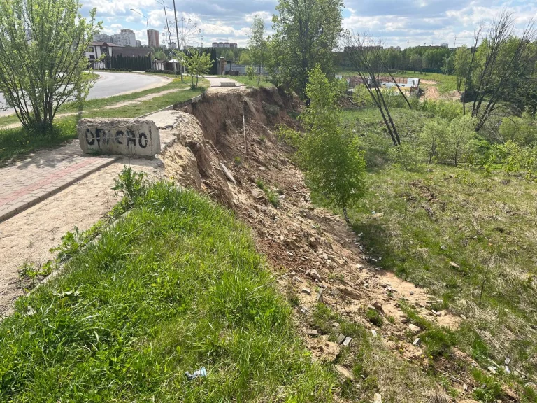 Так выглядит место обвала в мае 2024 года.