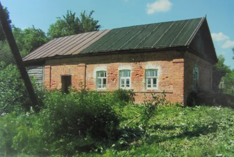 В деревне Курово сохранился дом деда Татьяны, правда, теперь он давно заброшен.